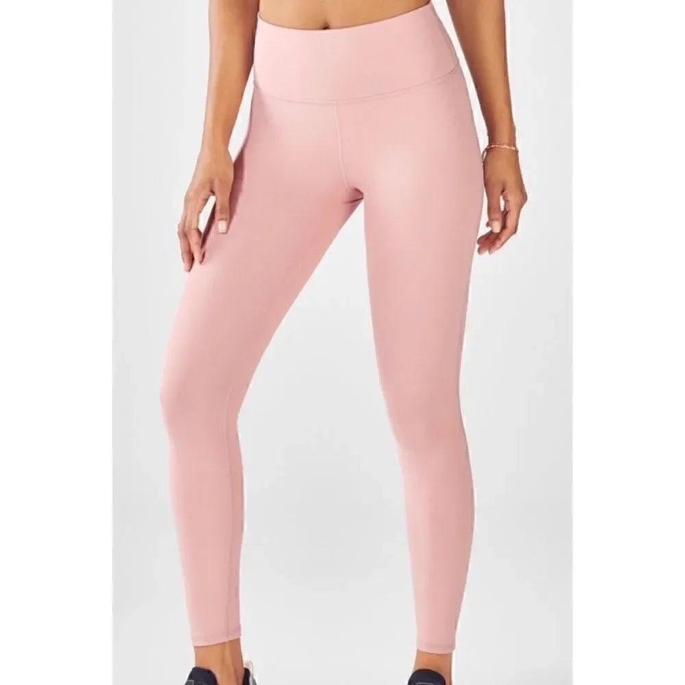 Fabletics Salar Solid Powerhold
Legging In Blush Pink NWT Size M( 6-8 )